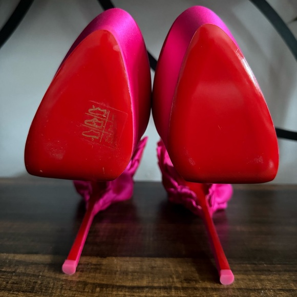 Christian Louboutin Maria Frou Alta 160 ruffled satin platform pumps Like New - Picture 6 of 7